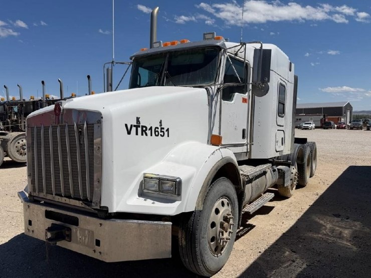 2015-kenworth-t800-image-1