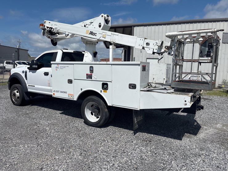 2022-ford-f550-image-5