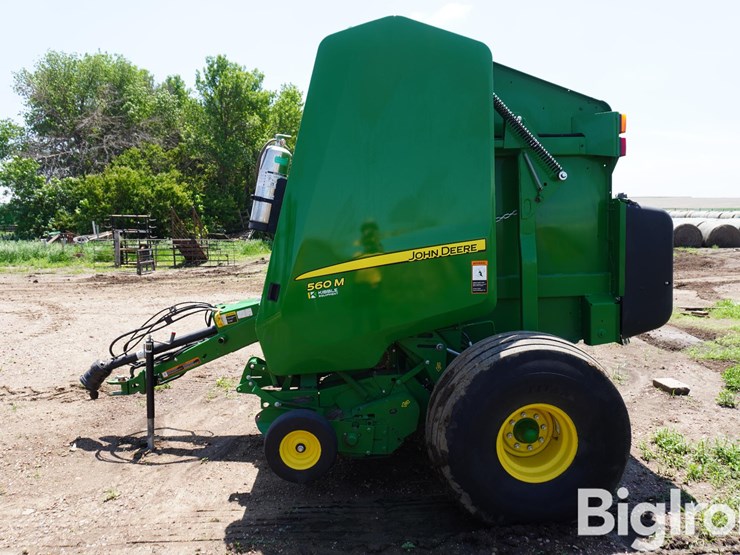 2022-john-deere-560m-image-8