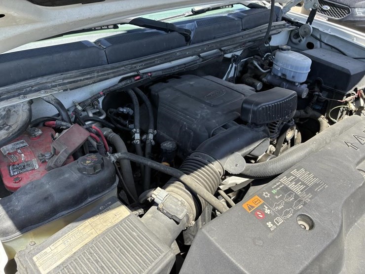 2011-chevrolet-silverado-2500-image-10
