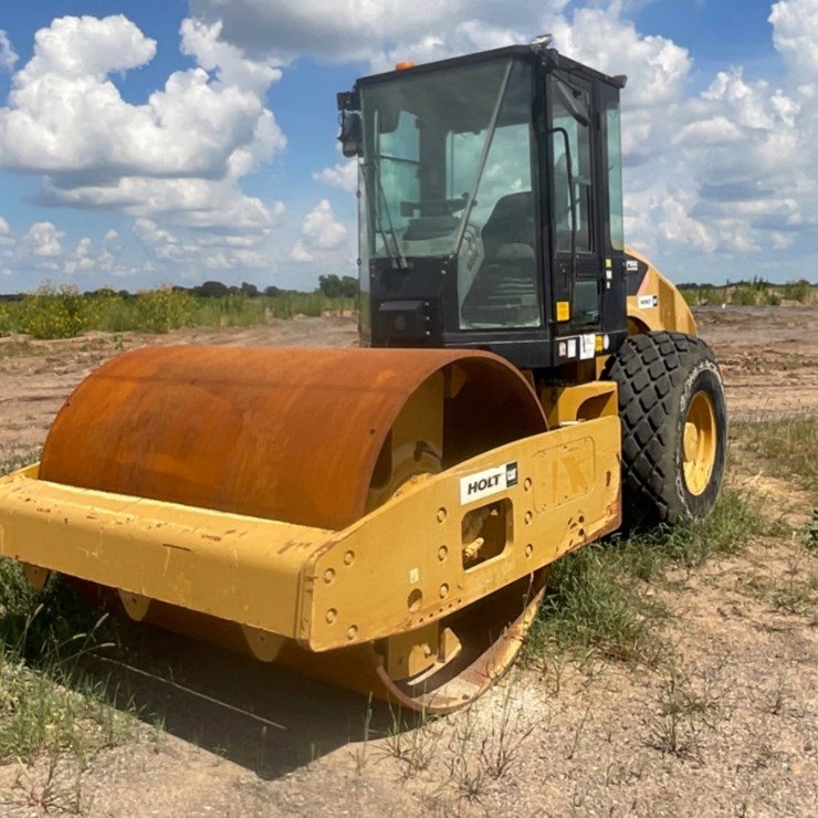 2010 CATERPILLAR CS56