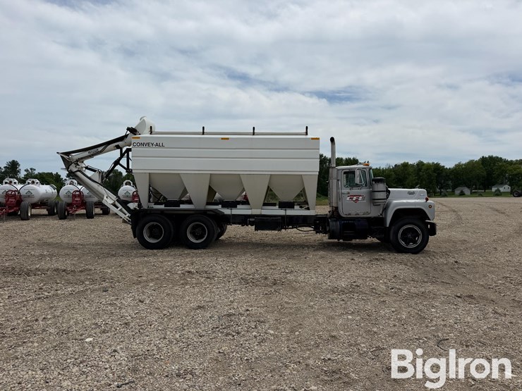 1987-mack-r690st-image-4