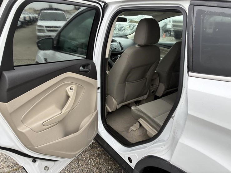 2015-ford-escape-image-13