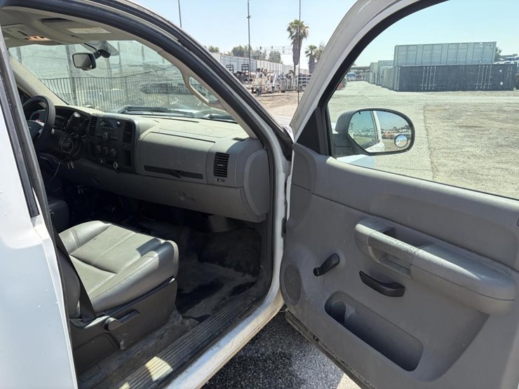 2008-chevrolet-2500-image-10