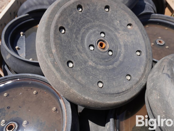 case-ih-gauge-wheels-image-13