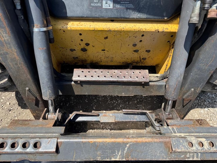 new-holland-ls190b-image-10