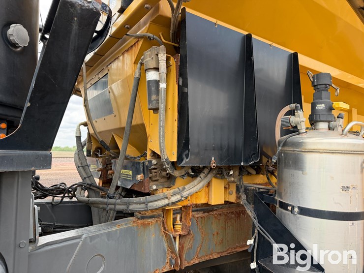 2014-caterpillar-c13-image-15