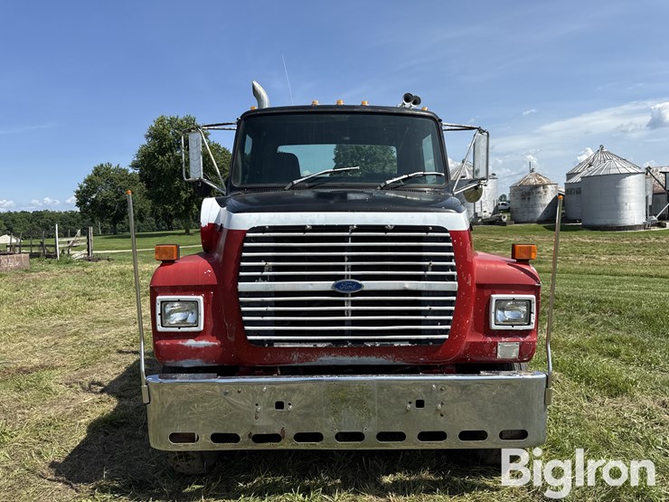 1989-ford-l9000-image-2