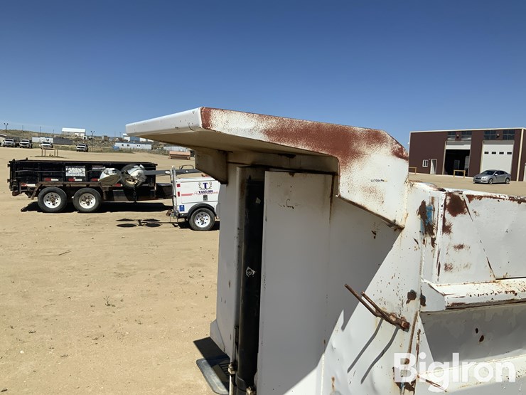 1992-peterbilt-379-image-11