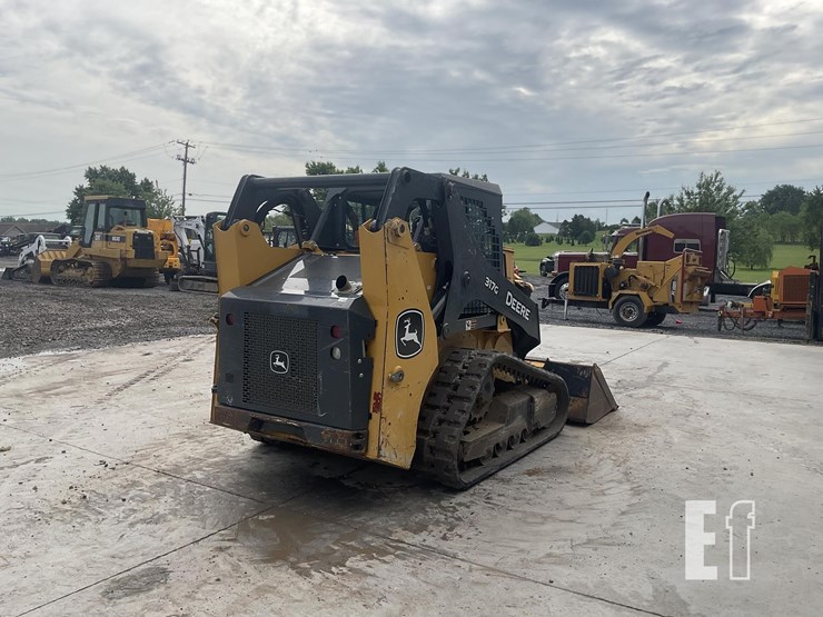 2017-deere-317g-image-4