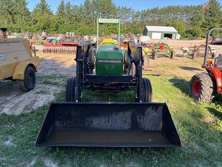 john-deere-2350-image-2