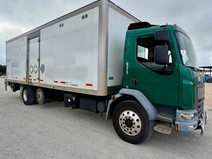 2016-peterbilt-220-image-3