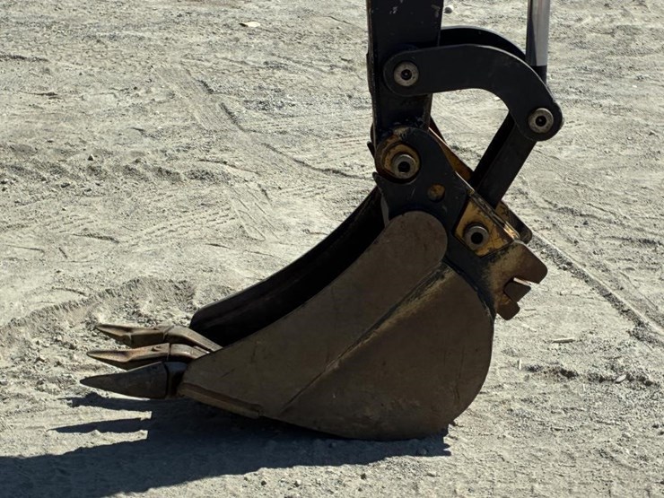 2020-deere-35g-image-7