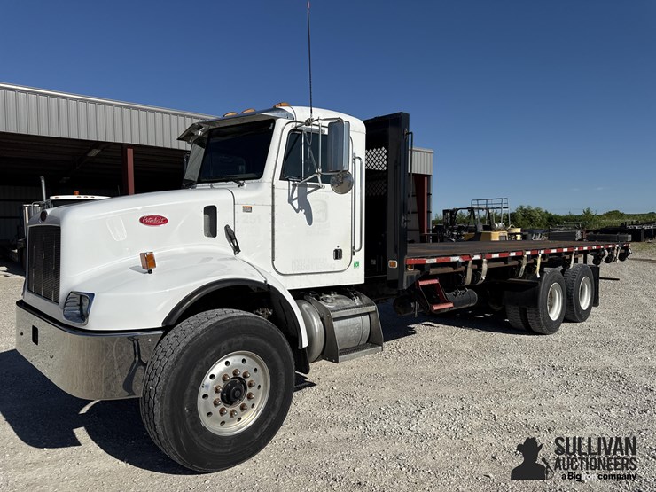2001-peterbilt-330-image-1