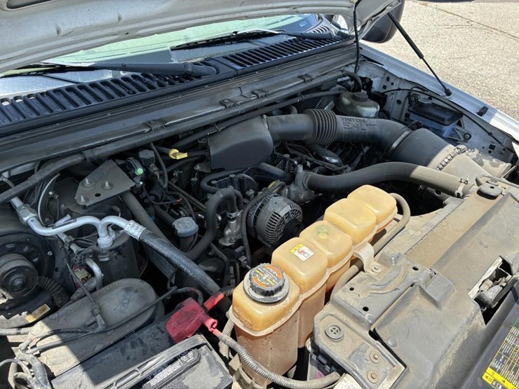 2004-ford-f250-xl-image-8