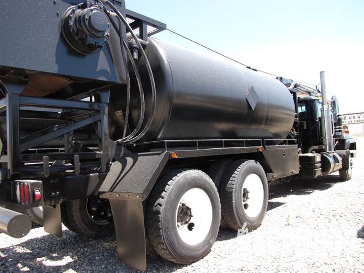 2002-mack-rd688s-image-11