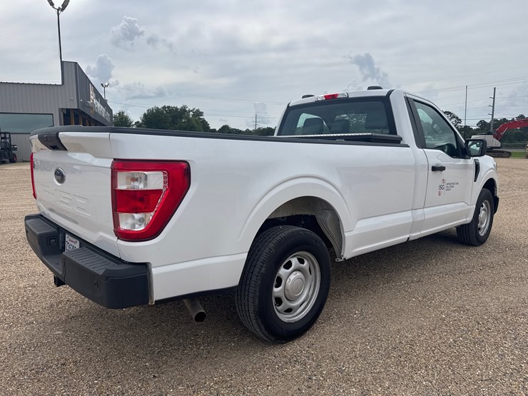 2022-ford-f150-xl-image-5