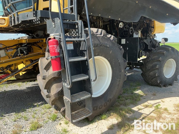 new-holland-cr9070-image-13