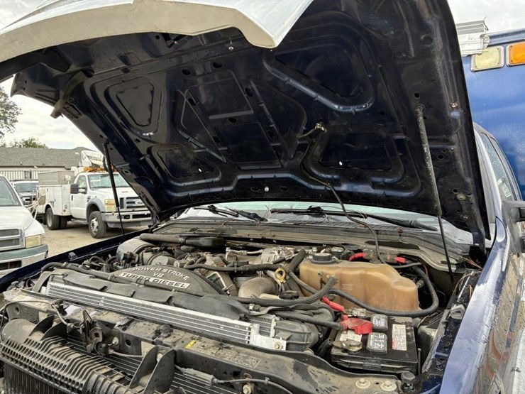 2008-ford-f550-xlt-image-11