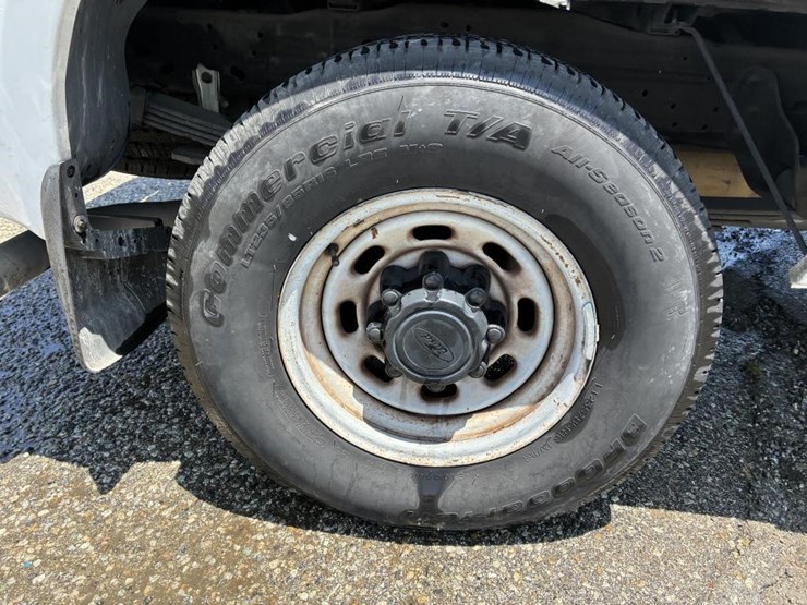 2004-ford-f250-xl-image-6