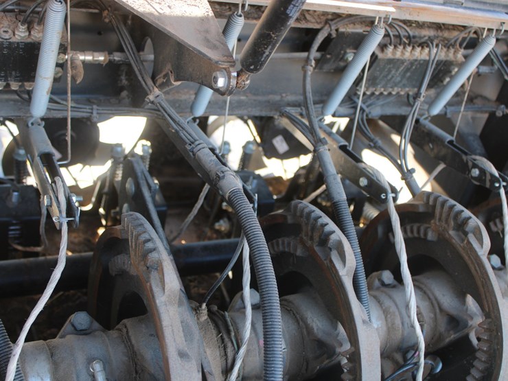 2019-case-ih-lb434xl-image-43