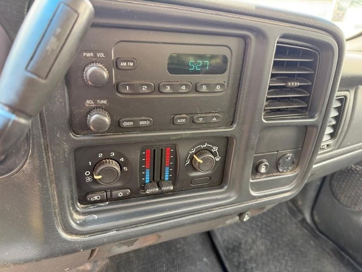 2006-chevrolet-silverado-1500-image-11