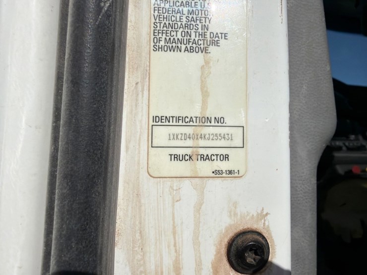 2019-kenworth-t880-image-12