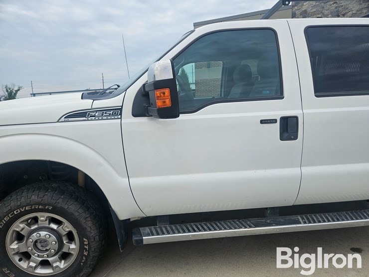 2015-ford-f350-xlt-image-14