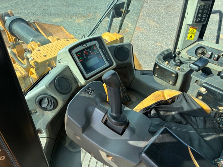 2011-caterpillar-966k-image-9