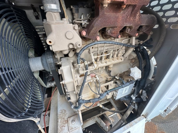 2014-freightliner-m2-106-image-20