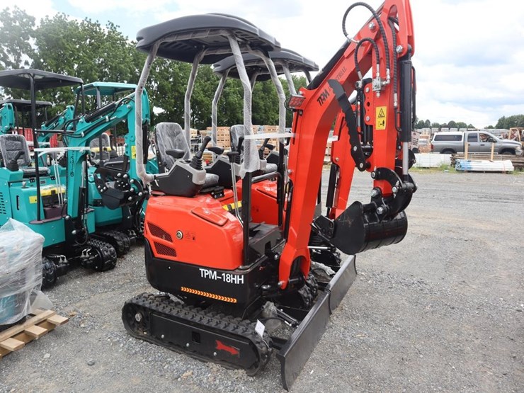 tpm-18hh-mini-excavator-image-1