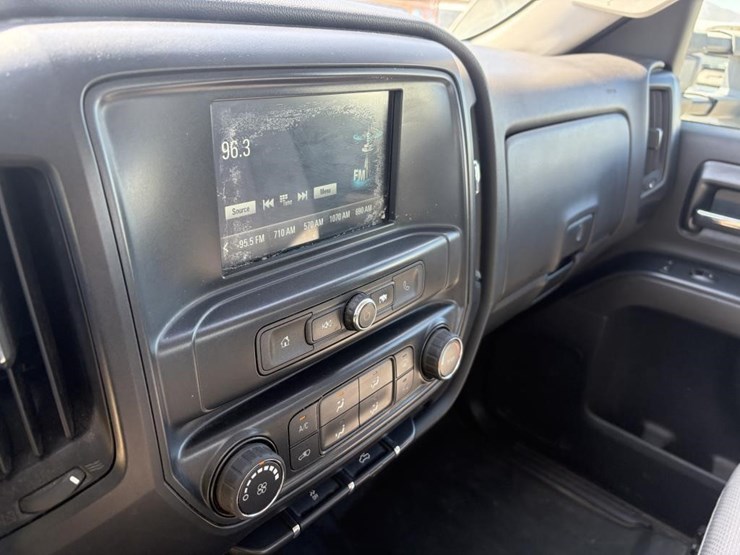 2016-chevrolet-silverado-3500-image-19