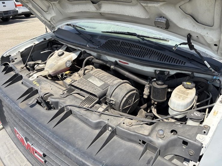 2011-gmc-3500-image-7