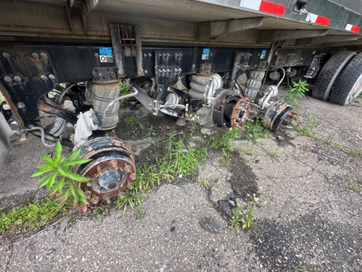 2019-peterbilt-567-image-9