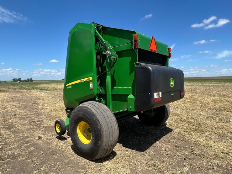 john-deere-560m-image-4