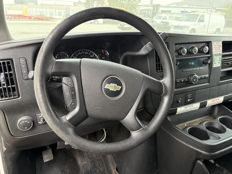 2014-chevrolet-express-3500-image-15