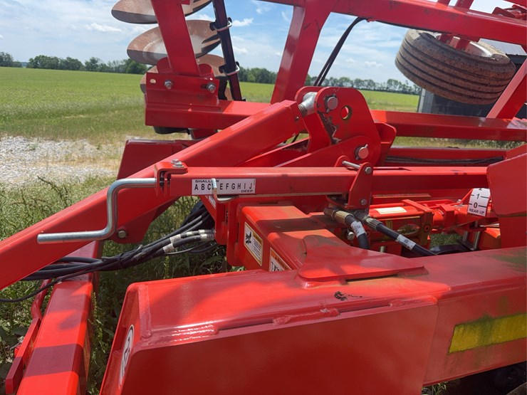 kuhn-krause-8215-image-23