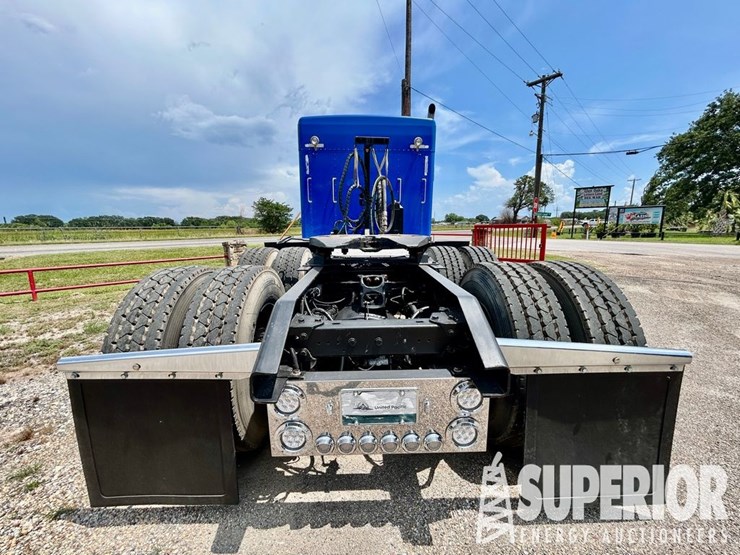 2013-kenworth-t800-image-13