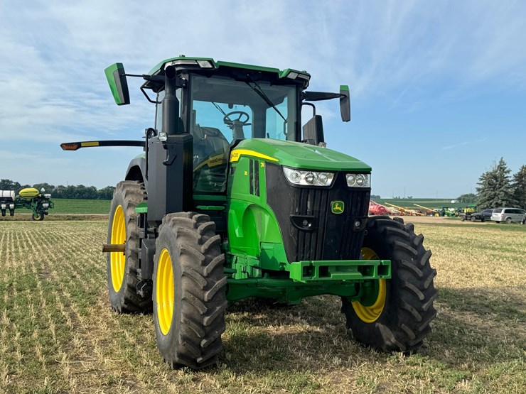 2023-john-deere-7r-210-image-12