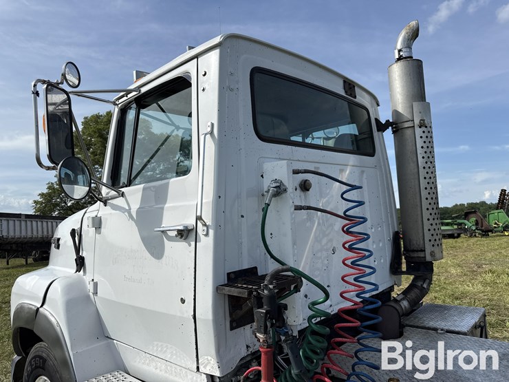 1989-ford-l9000-image-19