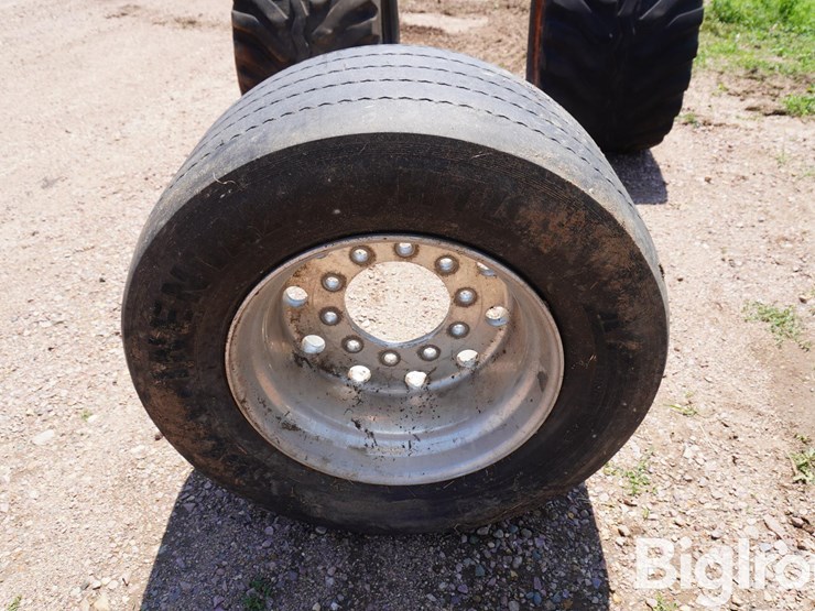 445/50r22.5-tire-&-rim-image-6