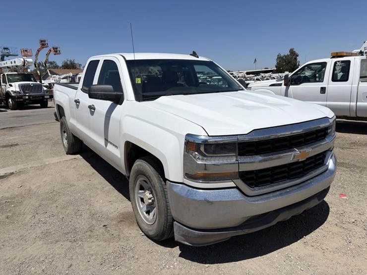 2018-chevrolet-silverado-1500-image-2