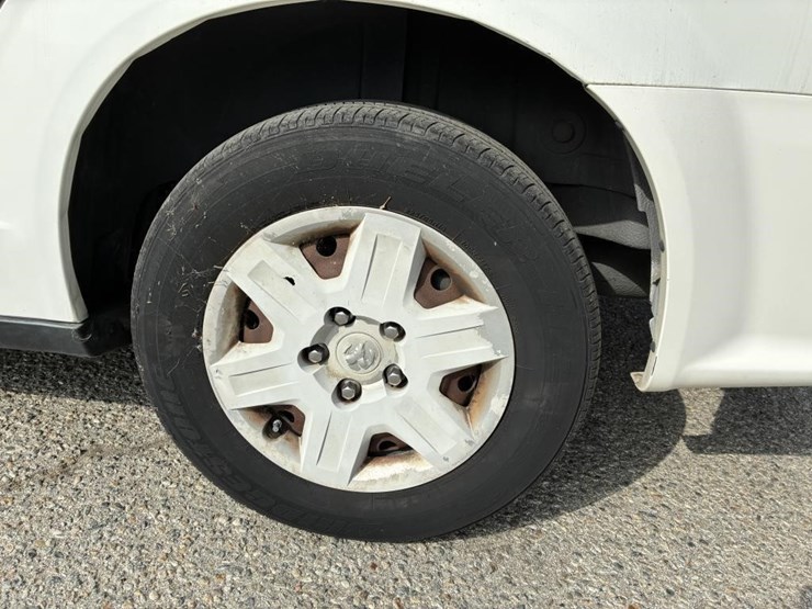 2012-dodge-caravan-image-5