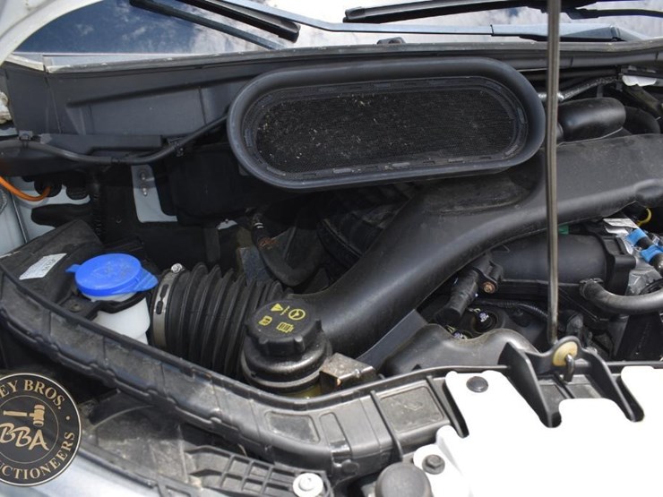 2019-ford-transit-image-33