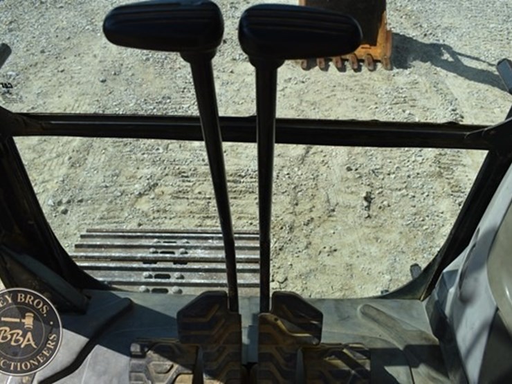 2011-caterpillar-312d-image-113
