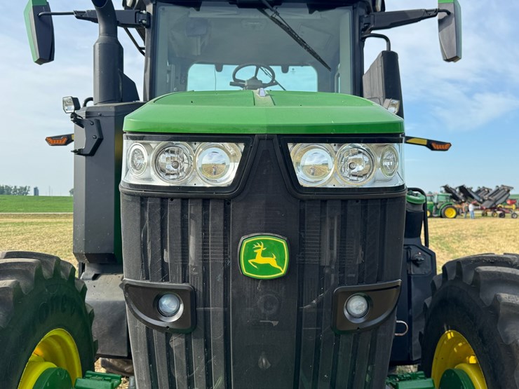2023-john-deere-7r-210-image-40