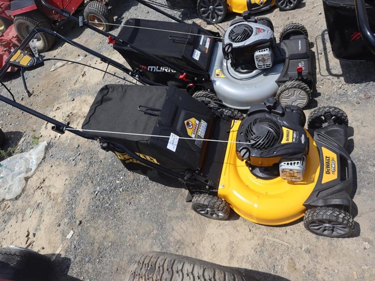 dewalt-push-mower-image-1
