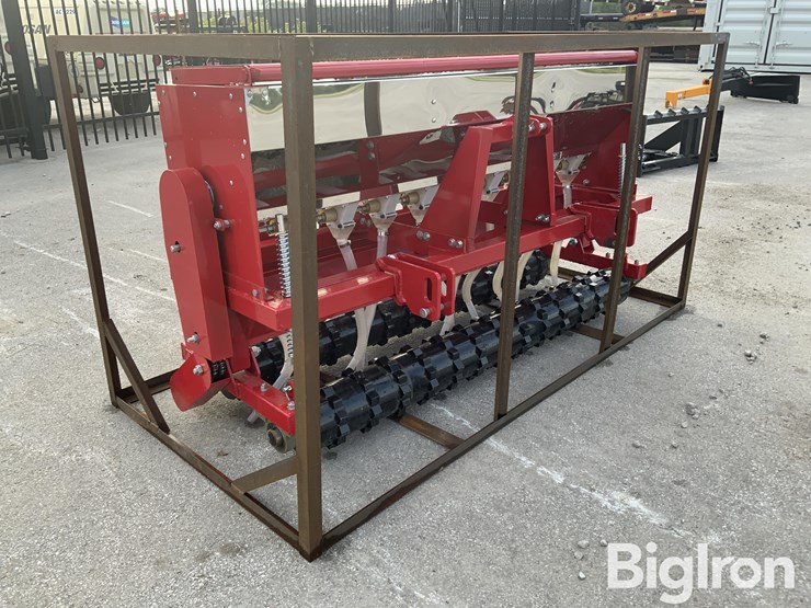 2026-massey-ferguson-730-image-3