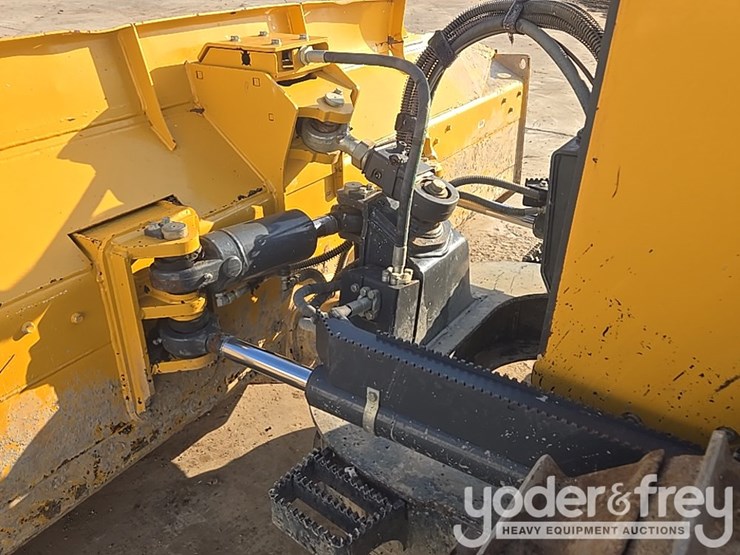 2023-deere-650-lgp-image-23