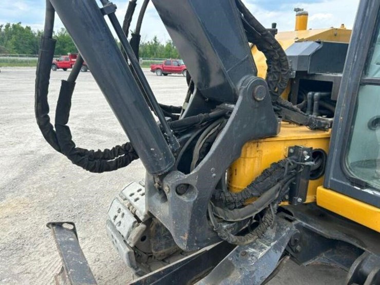 2014-deere-85g-image-42